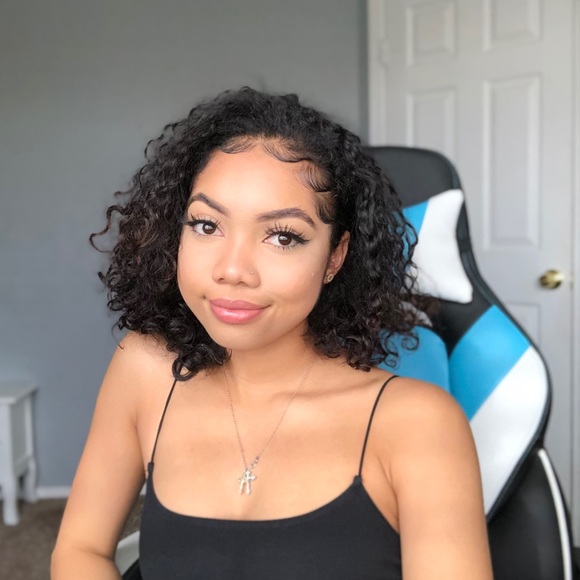 Meet your Posher, Janeah - Picture 1 of 1